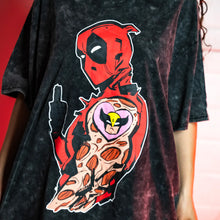 Load image into Gallery viewer, T-Shirt style &quot;Robe&quot; Deadpool
